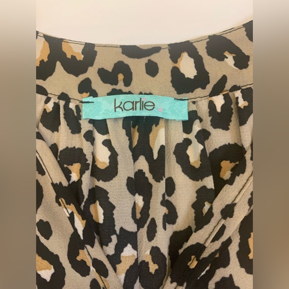 Karlie leopard print blouse, women’s size large (bin G) - Picture 3 of 5